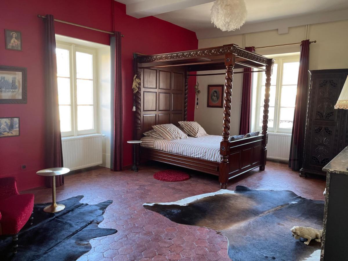 Le Prieure Hotel Noyers-sur-Serein Buitenkant foto