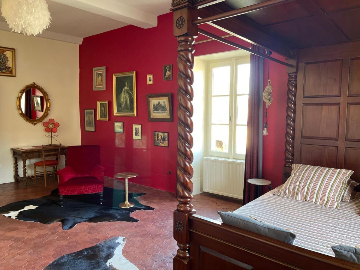 Le Prieure Hotel Noyers-sur-Serein Buitenkant foto