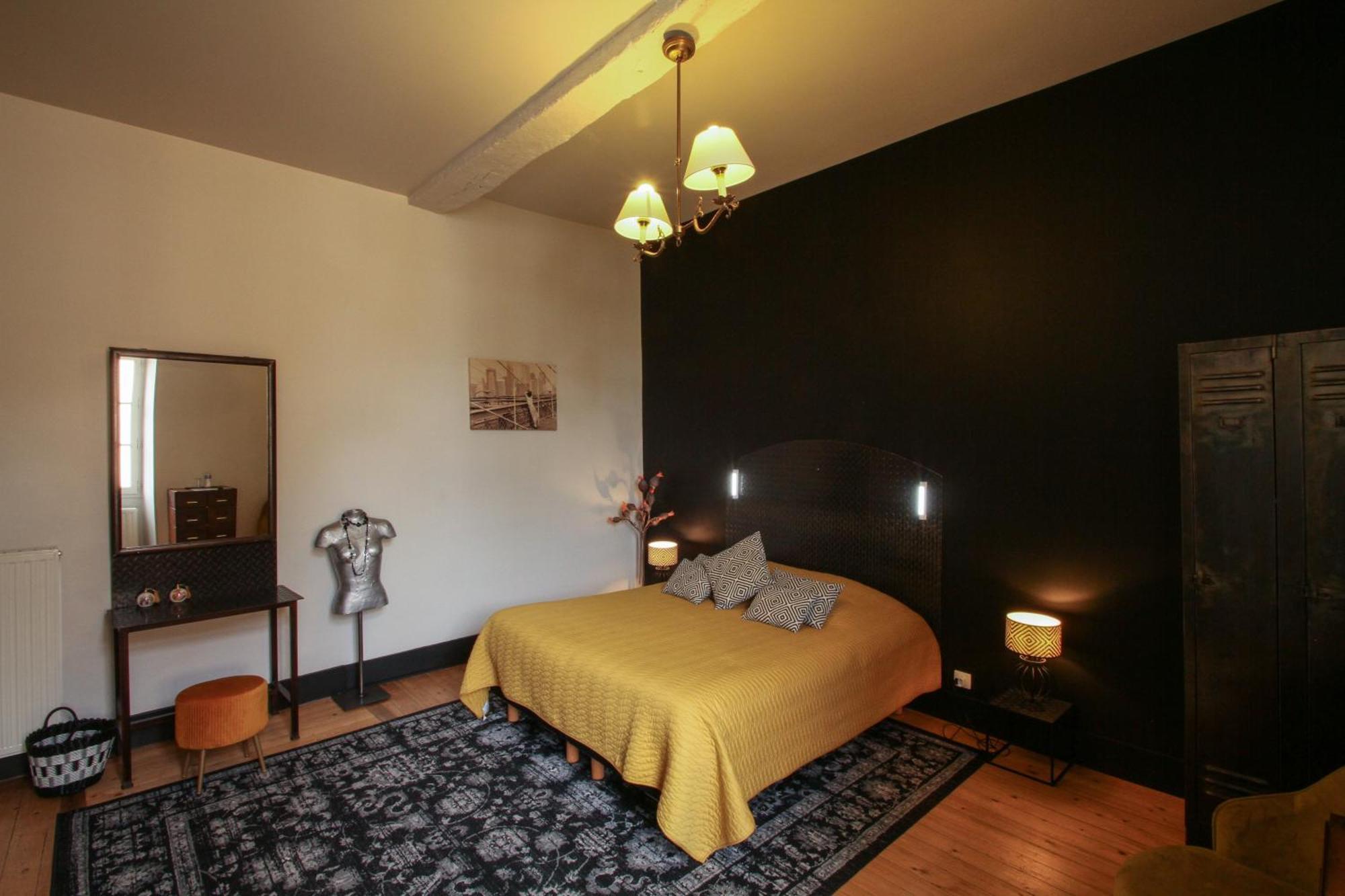 Le Prieure Hotel Noyers-sur-Serein Buitenkant foto