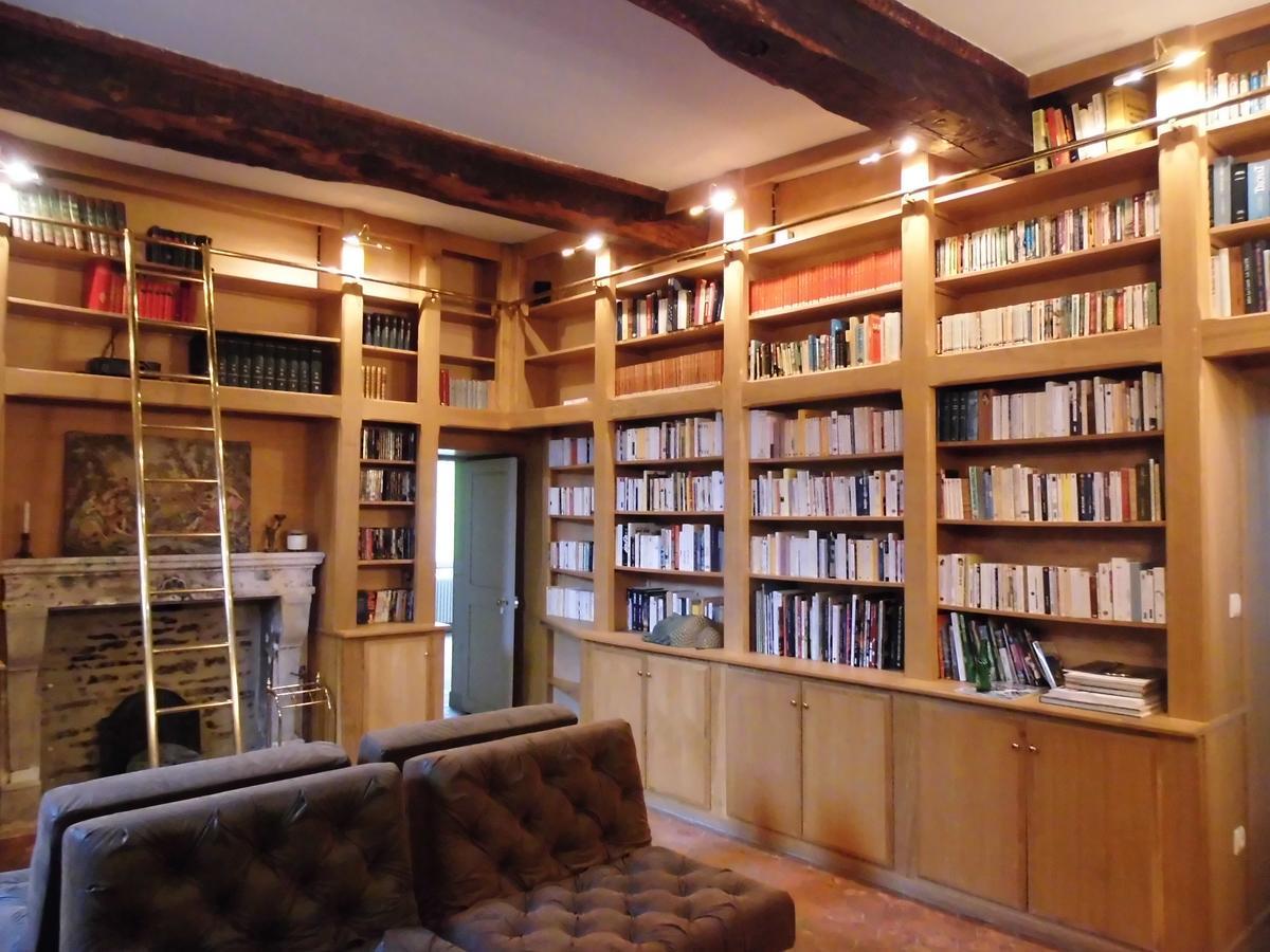 Le Prieure Hotel Noyers-sur-Serein Buitenkant foto