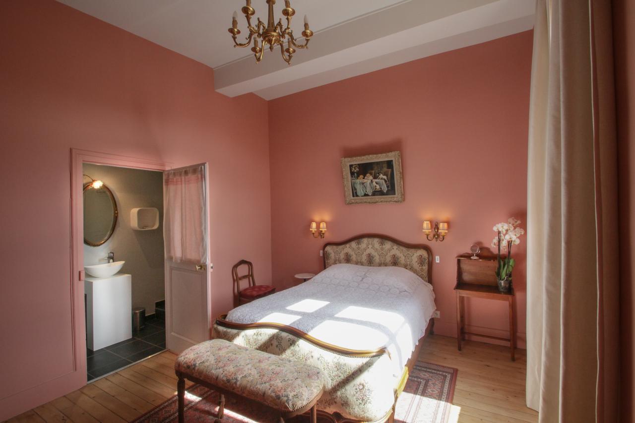 Le Prieure Hotel Noyers-sur-Serein Buitenkant foto