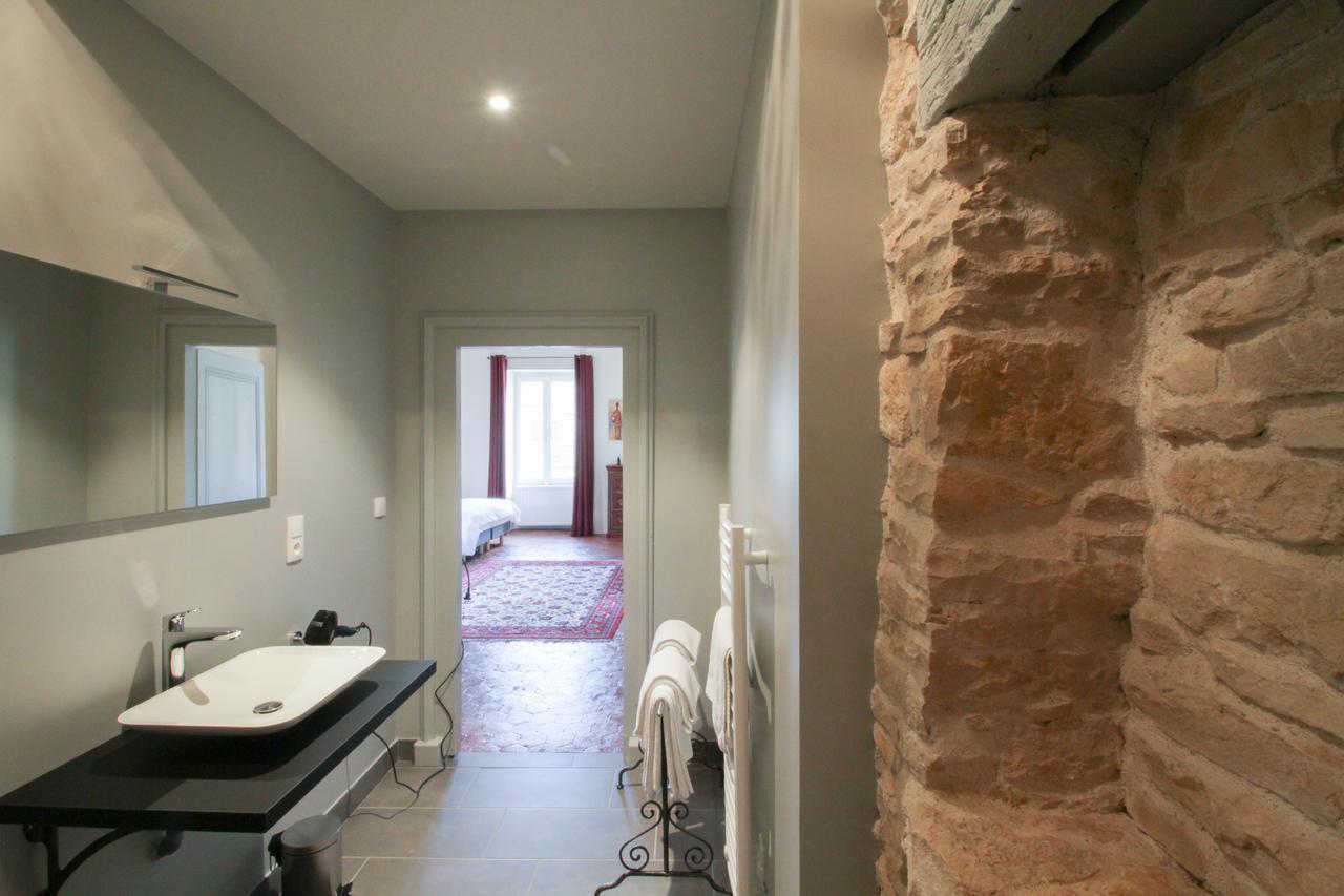 Le Prieure Hotel Noyers-sur-Serein Buitenkant foto