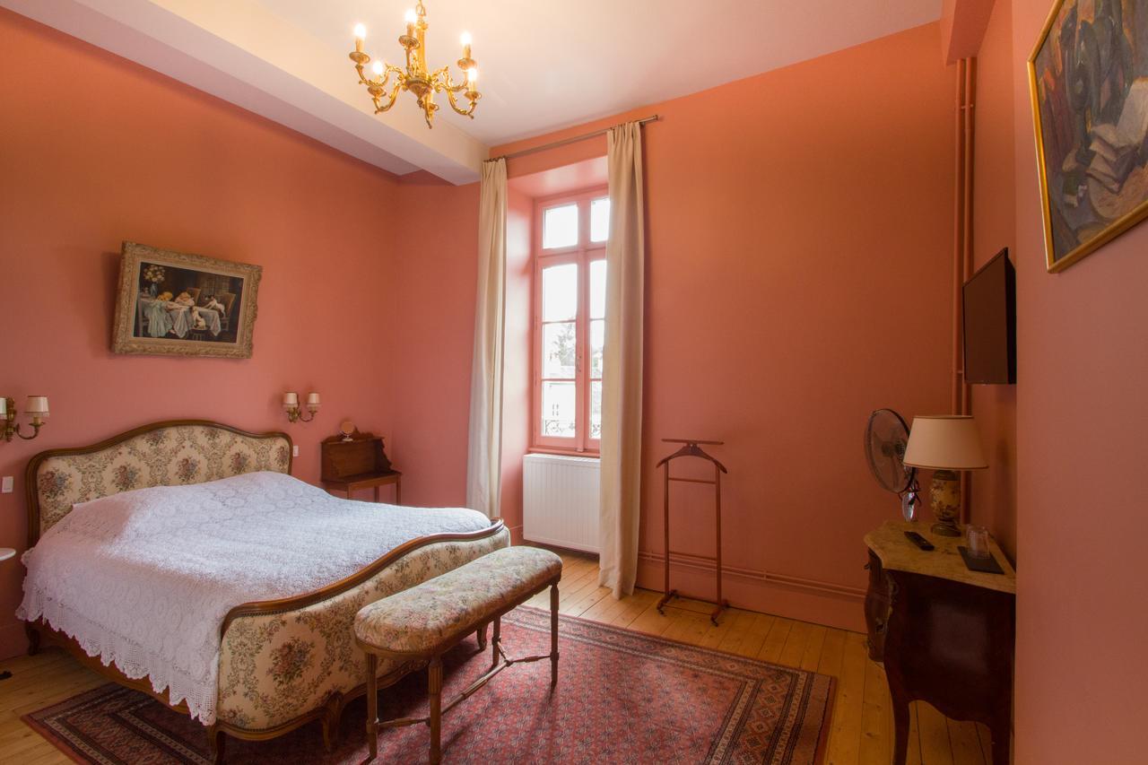 Le Prieure Hotel Noyers-sur-Serein Buitenkant foto
