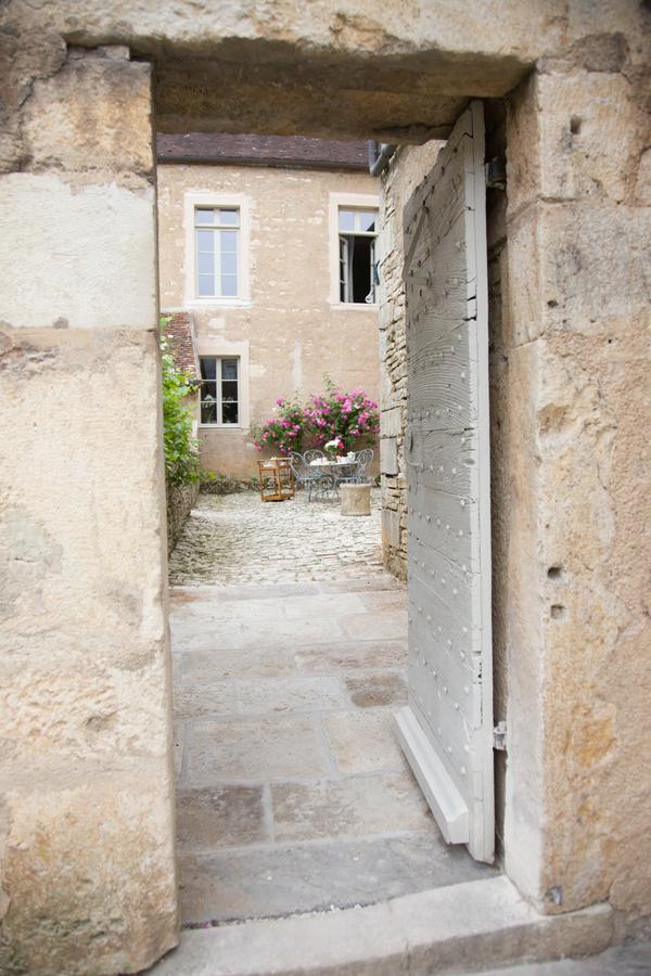 Le Prieure Hotel Noyers-sur-Serein Buitenkant foto