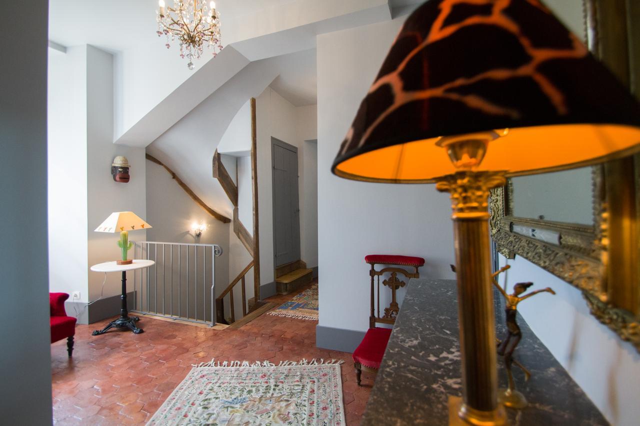 Le Prieure Hotel Noyers-sur-Serein Buitenkant foto