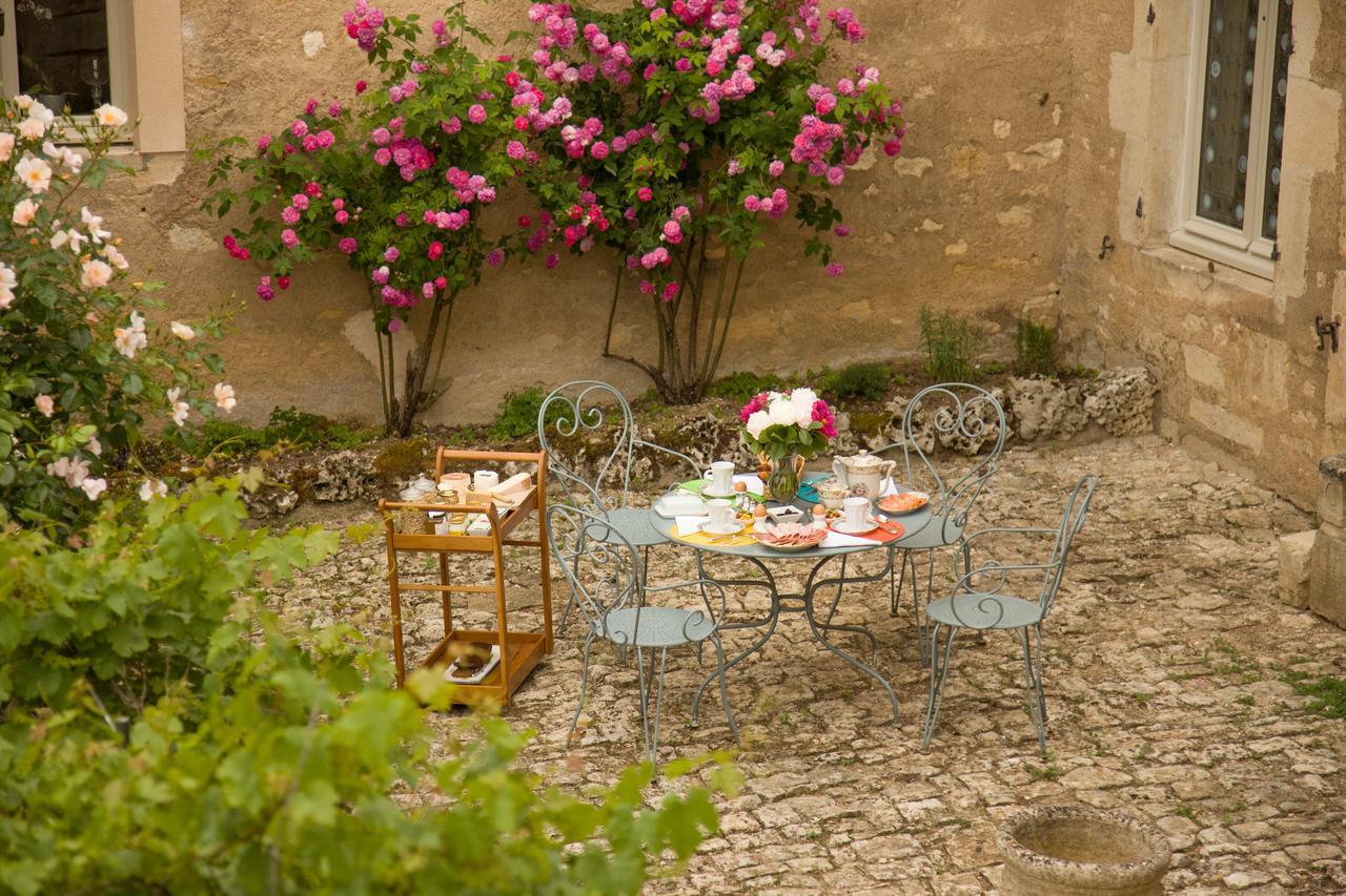 Le Prieure Hotel Noyers-sur-Serein Buitenkant foto