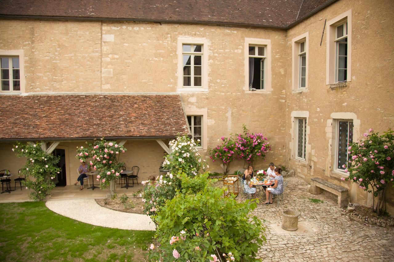 Le Prieure Hotel Noyers-sur-Serein Buitenkant foto
