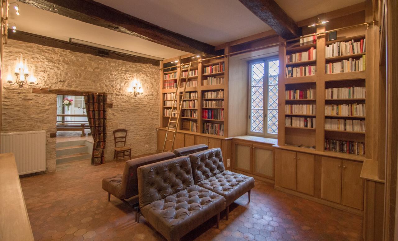 Le Prieure Hotel Noyers-sur-Serein Buitenkant foto