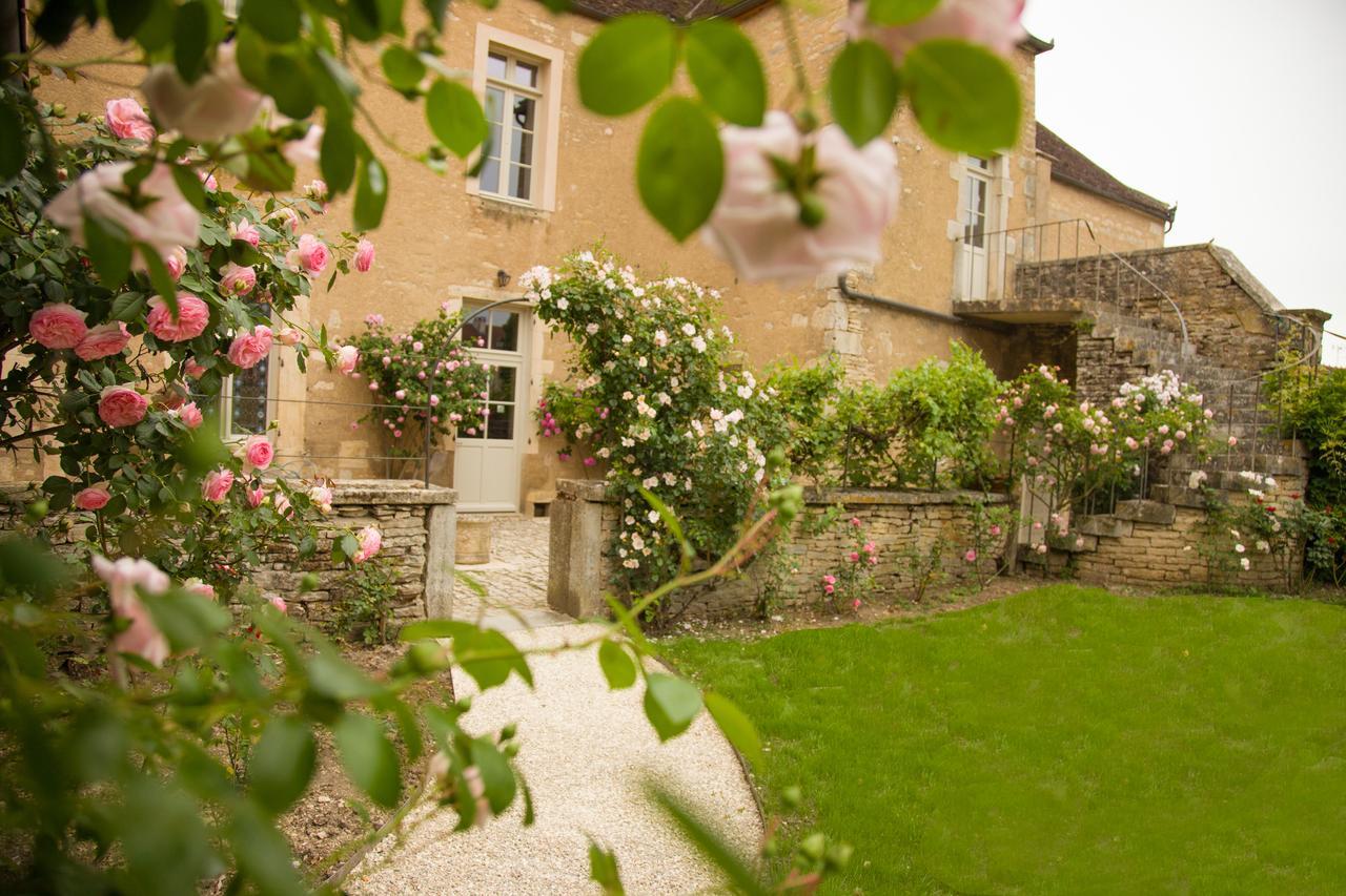 Le Prieure Hotel Noyers-sur-Serein Buitenkant foto