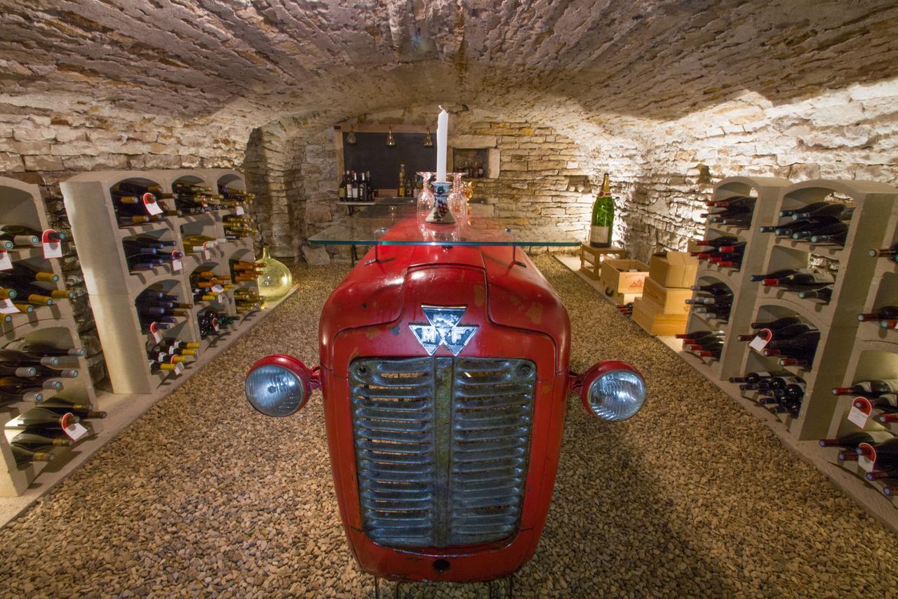 Le Prieure Hotel Noyers-sur-Serein Buitenkant foto