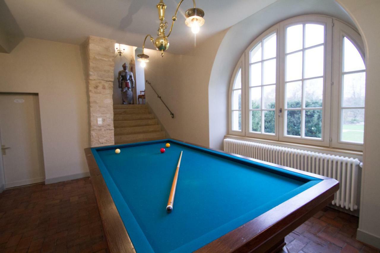 Le Prieure Hotel Noyers-sur-Serein Buitenkant foto