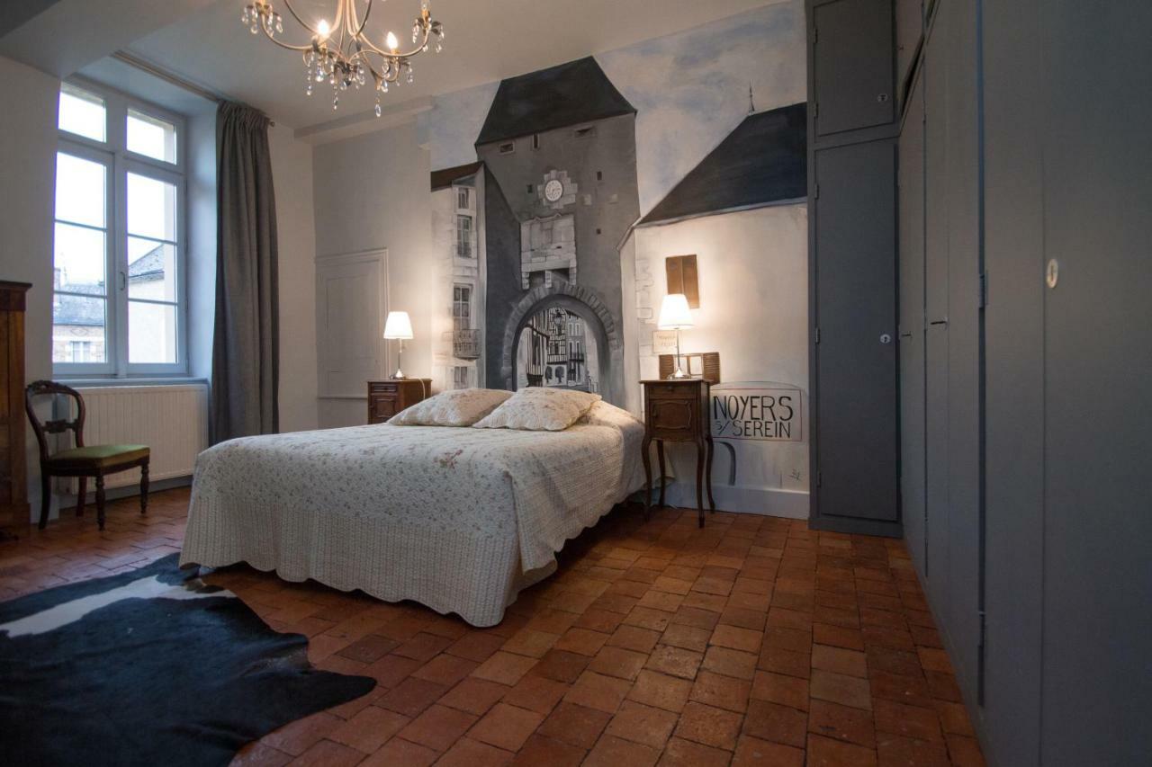 Le Prieure Hotel Noyers-sur-Serein Buitenkant foto
